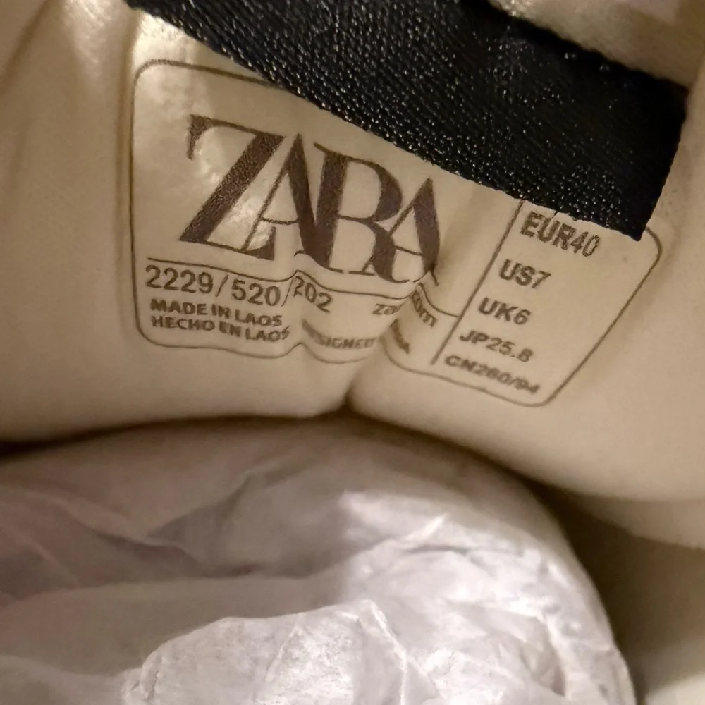 ZARA Men’s Retro-Style Sneakers (multicolor)